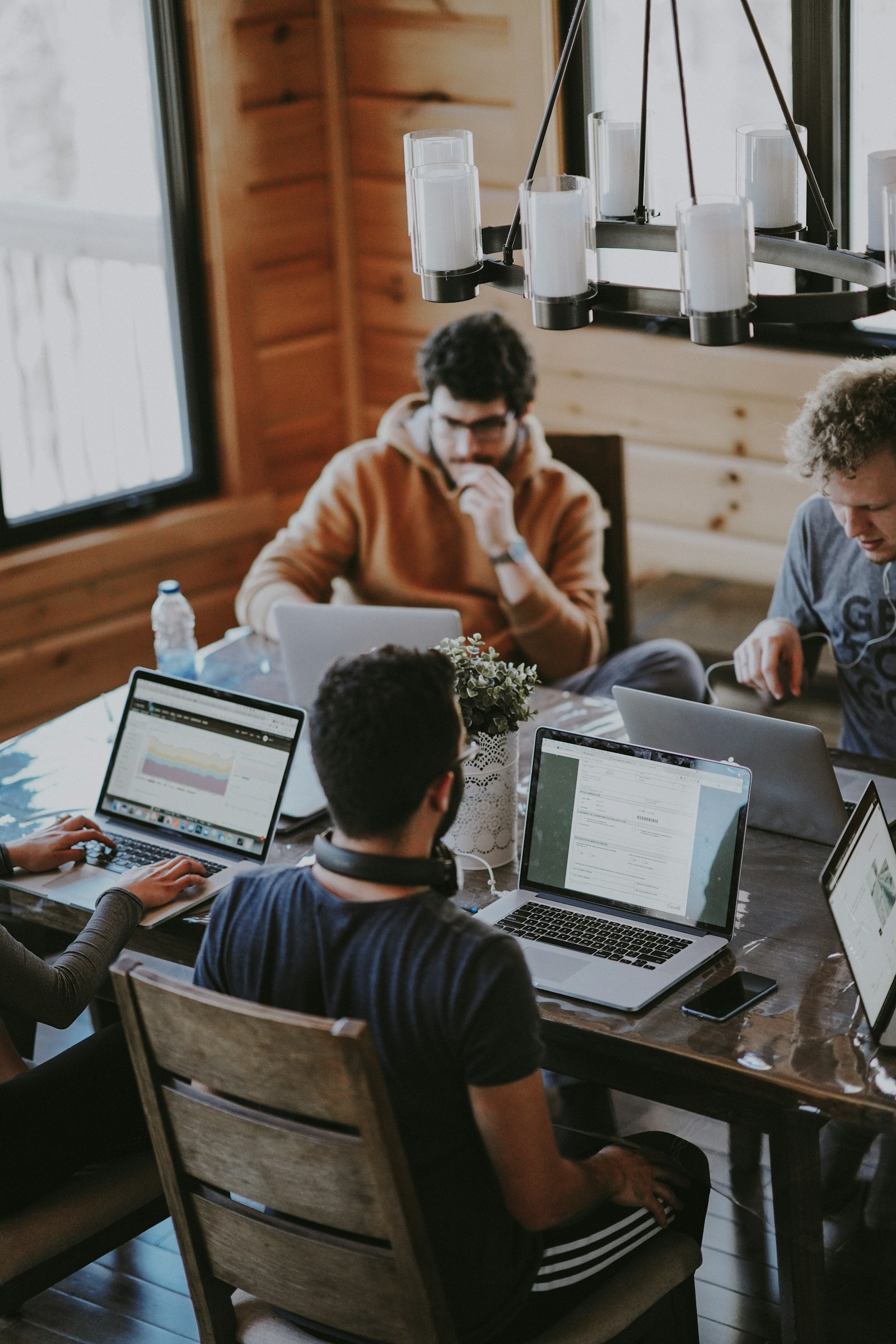 Professionnels réunis autour d’un travail collectif